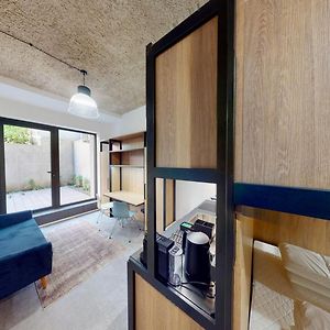 Studio con letto king size